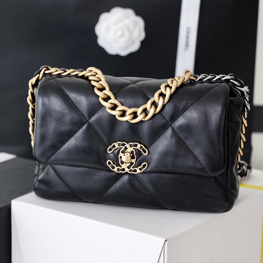 CC 19 Handbag,  Black AS1160