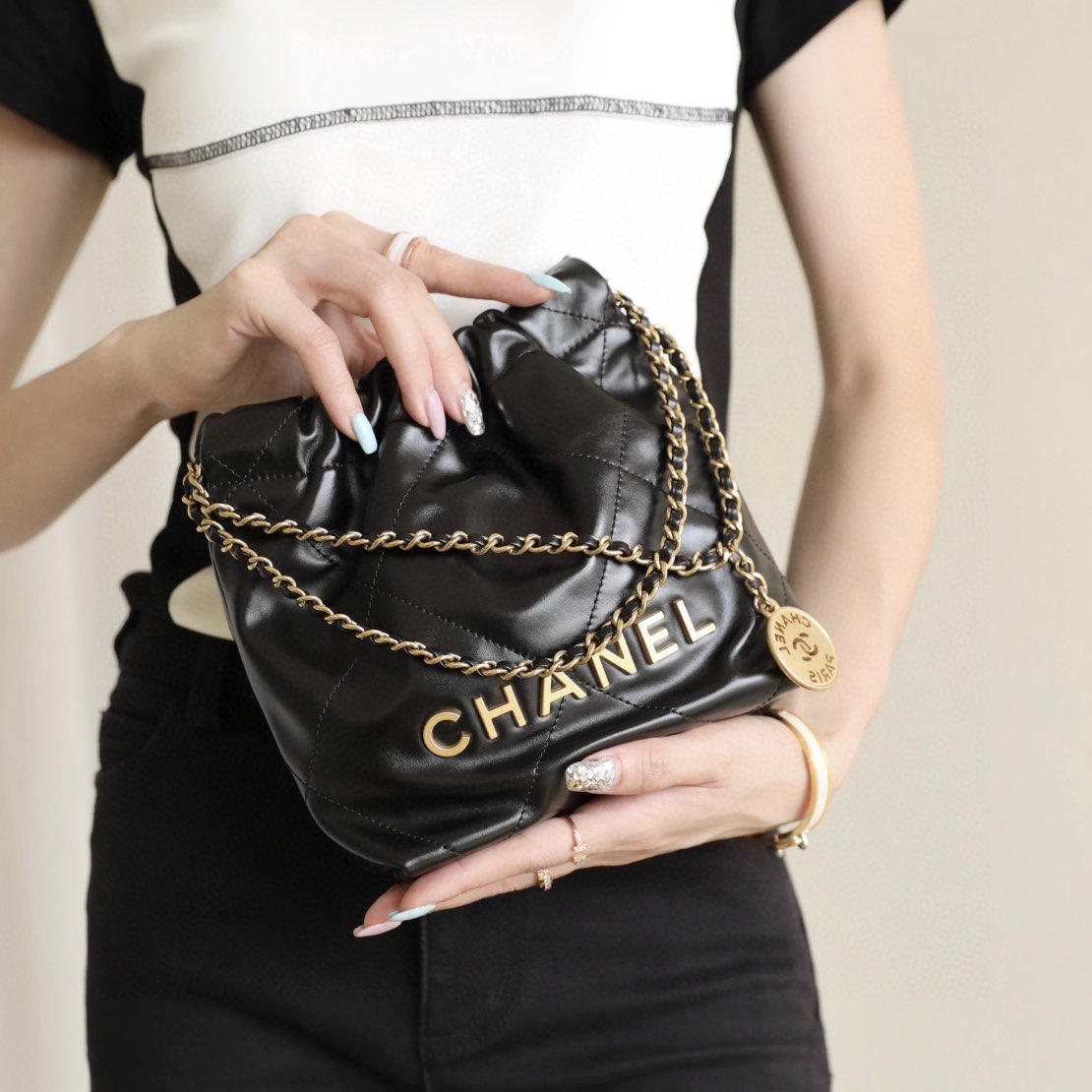 CC 22 mini Handbag, Black AS3980