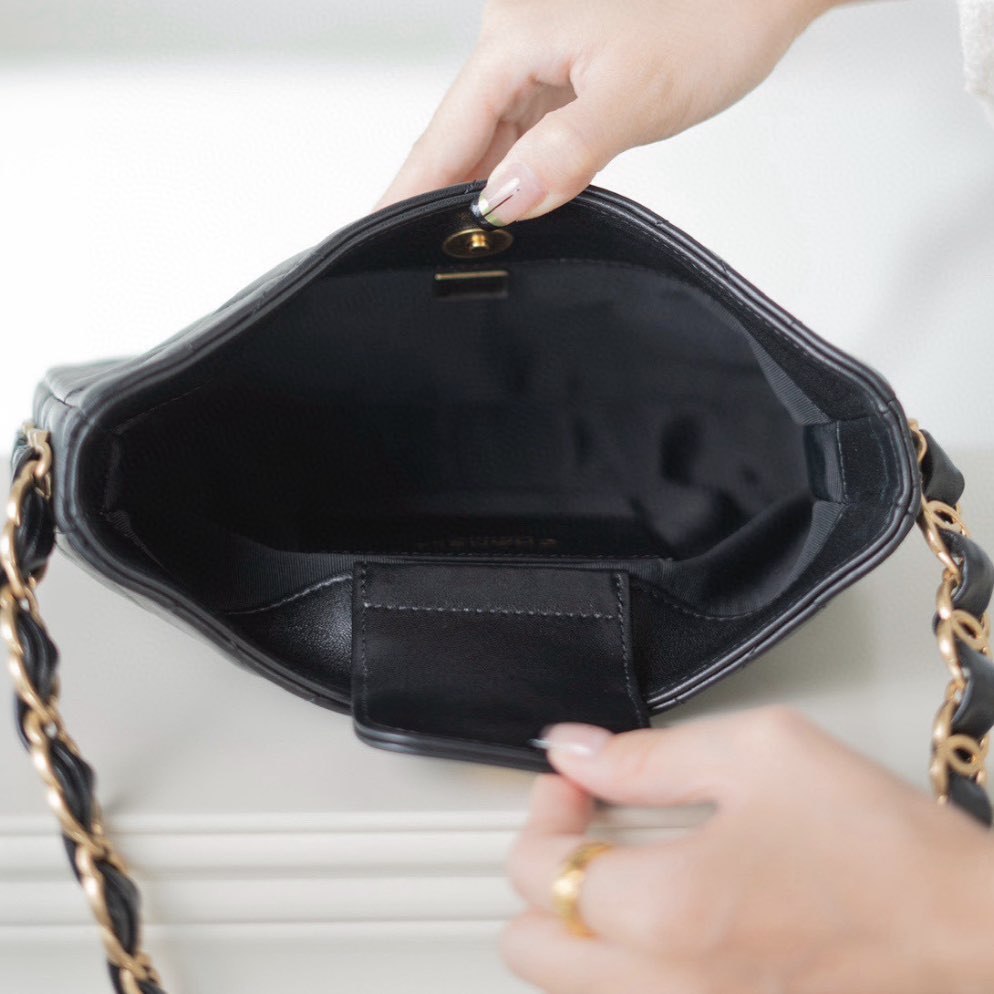 CC Chain Hobo Bag, Black