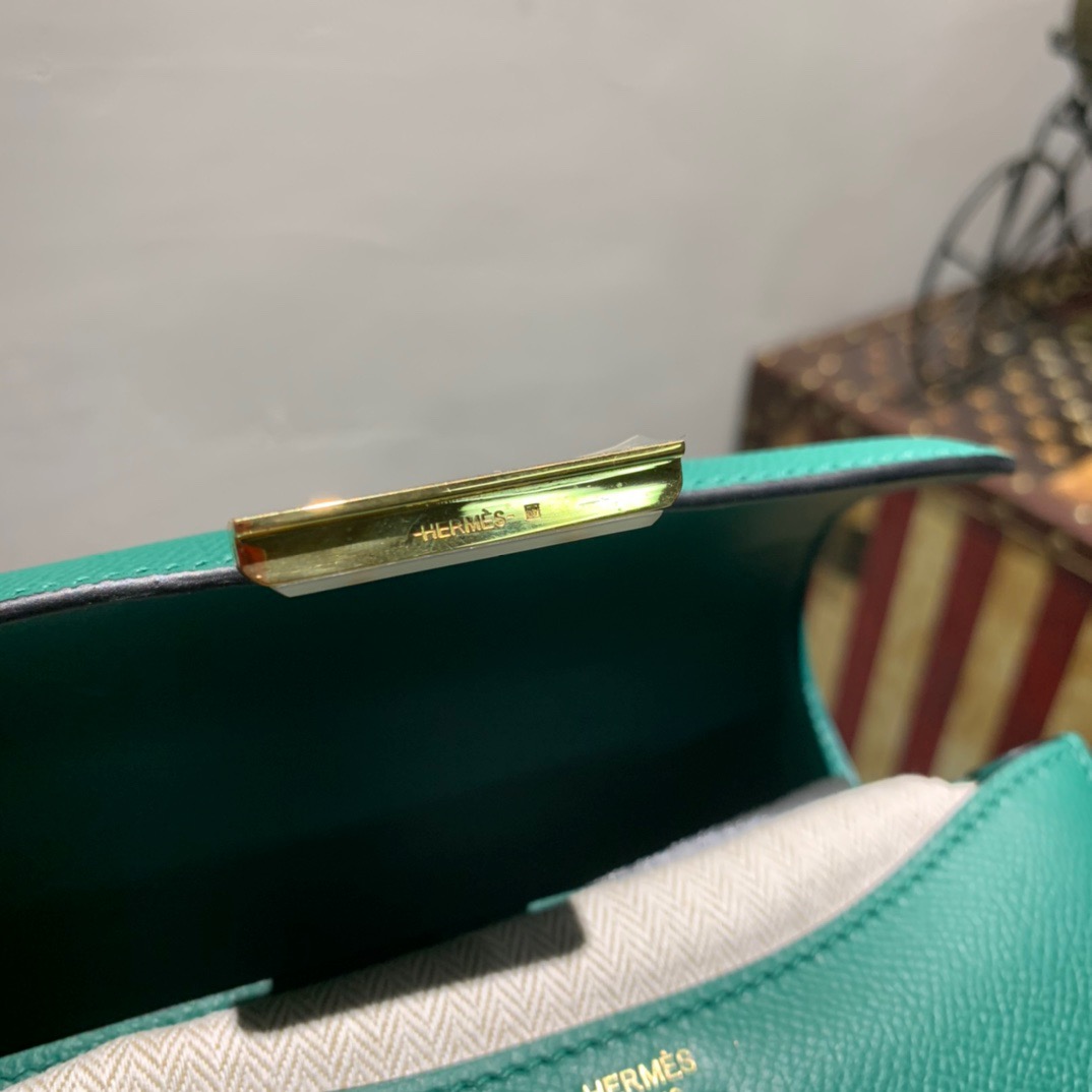 Hermès  Mini Constance 18 Gold Hardware