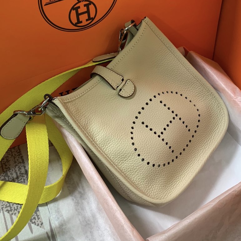 Hermes Mini Evelyne 16