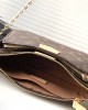 Louis Multi Pochette Accessoires M44813